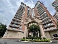 Building Photo - 3101 N Hampton Dr