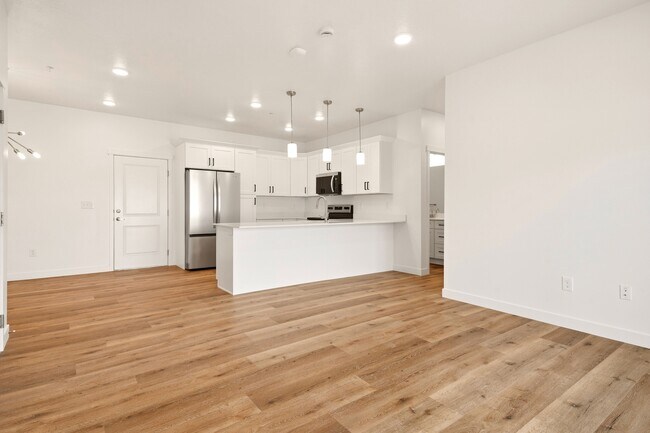 Building Photo - 2305 E 830 S