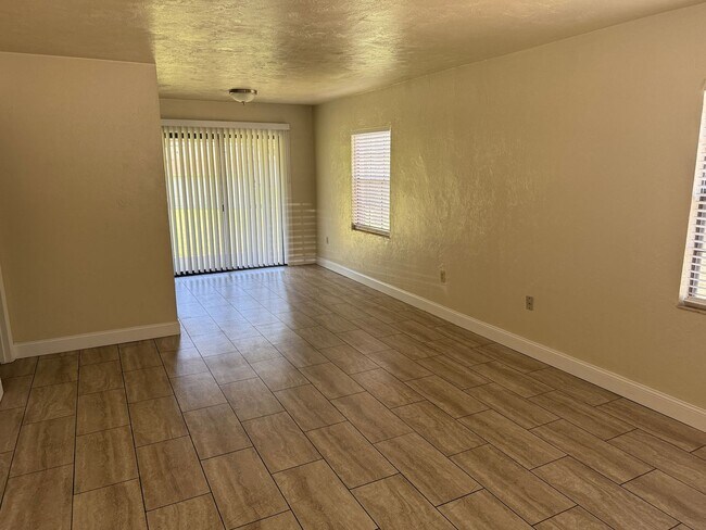 Building Photo - PORTLAND TOWNHOMES