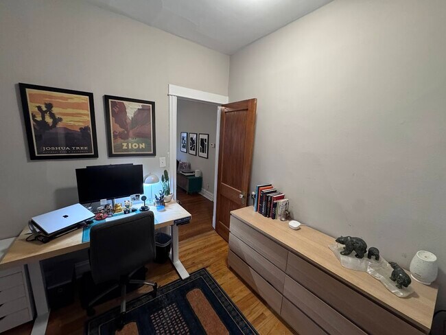 Building Photo - 2251 W Giddings St