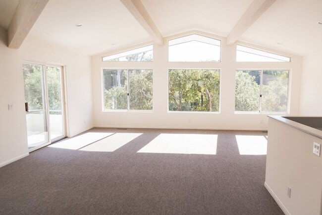 Building Photo - Well-Appointed Home in Desirable Mountain View School District
