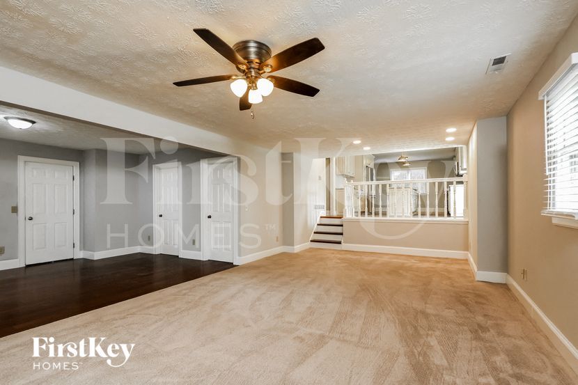 Building Photo - 5621 Willow Twig Ln