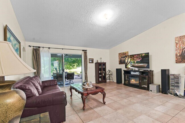 Building Photo - 237 N Hidden Tree Dr