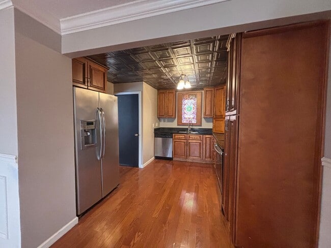 Building Photo - Charming 3 Bed Bungalow