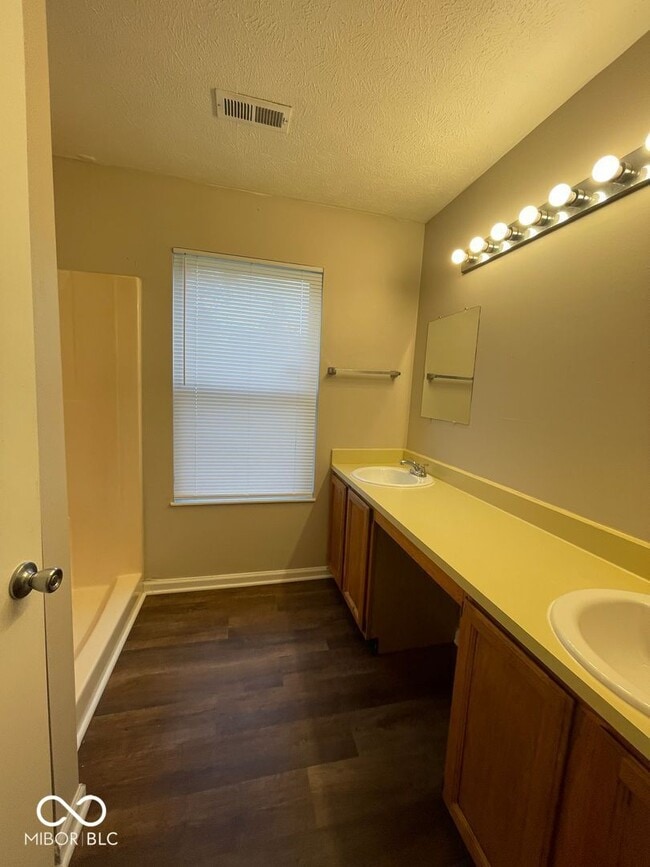 Building Photo - 6043 Hayford Ct