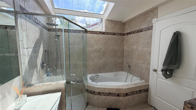 Building Photo - 582 Spinnaker