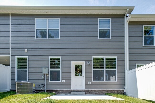 Building Photo - 2018 Township Dr