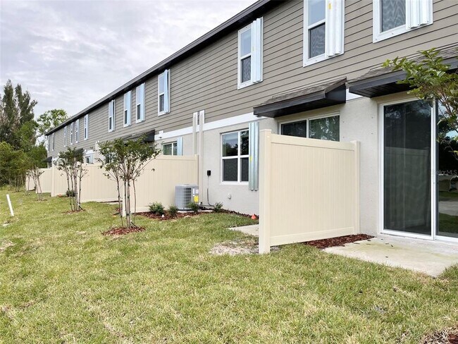 Building Photo - 5844 Ocean Isle Dr