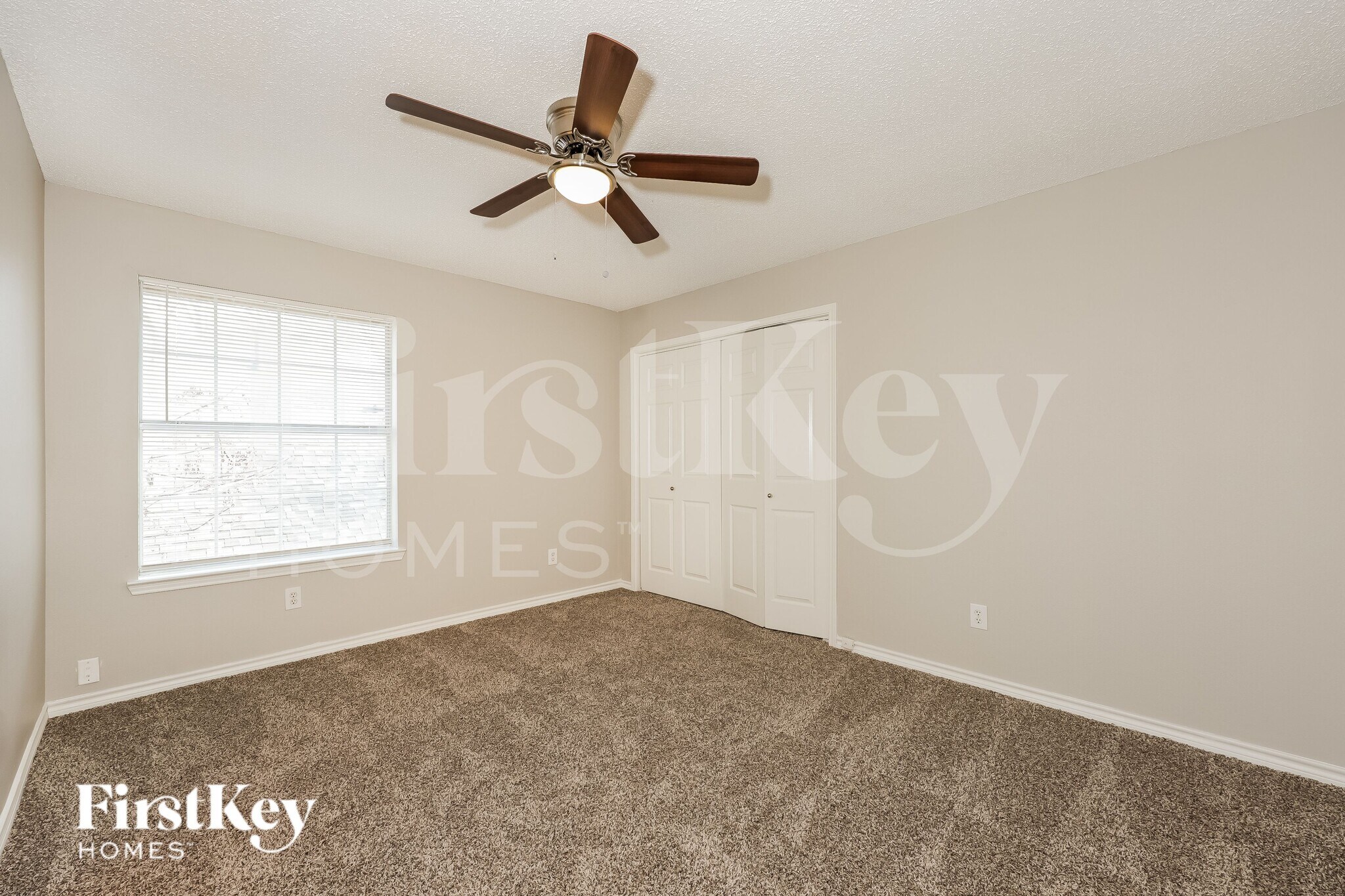 Building Photo - 8336 Mountainview Dr