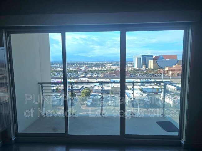 Building Photo - 200 Hoover Ave