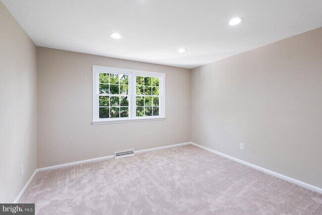 Building Photo - 450 Ridge Run