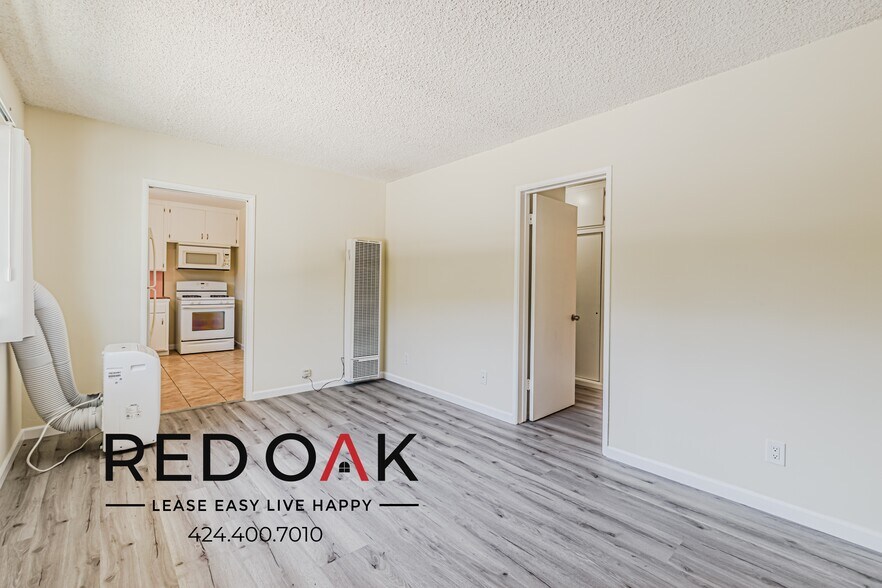 Building Photo - 1361 Yosemite Dr