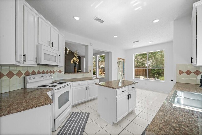 Building Photo - 13623 Country Green Ct