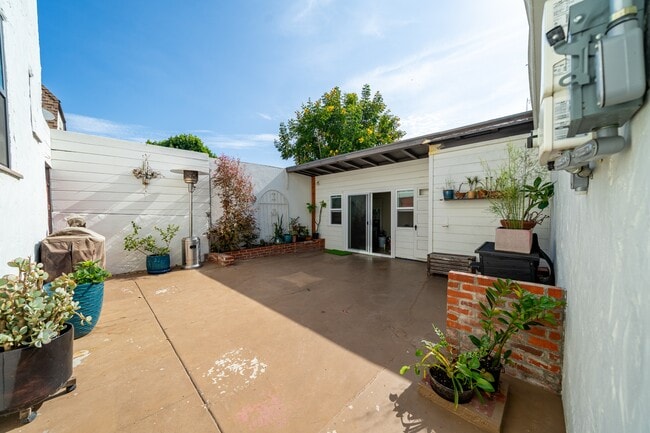 Building Photo - 3605 Dove Ct
