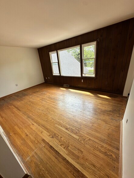 Building Photo - 350 Seneca Creek Rd