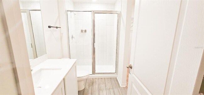 Building Photo - 271 Begonia Ln