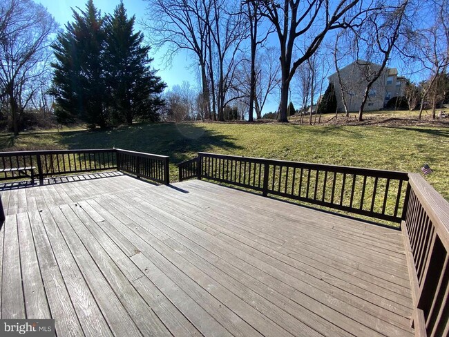Building Photo - 117 Foxfire Dr