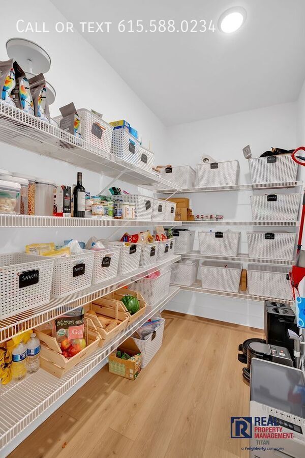 Building Photo - 613 Conifer Dr