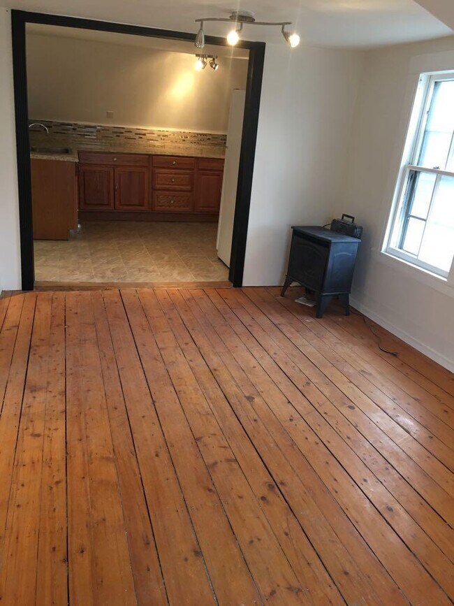 Building Photo - 21 Pleasant St