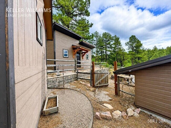 Building Photo - 9170 Frank Rd