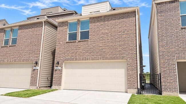 Building Photo - 4550 Community Ct