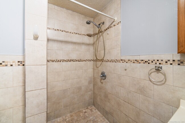 Building Photo - 705 Dixwell Ave
