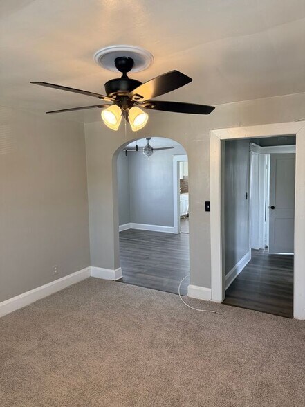 Building Photo - 5913 Bertram Ave