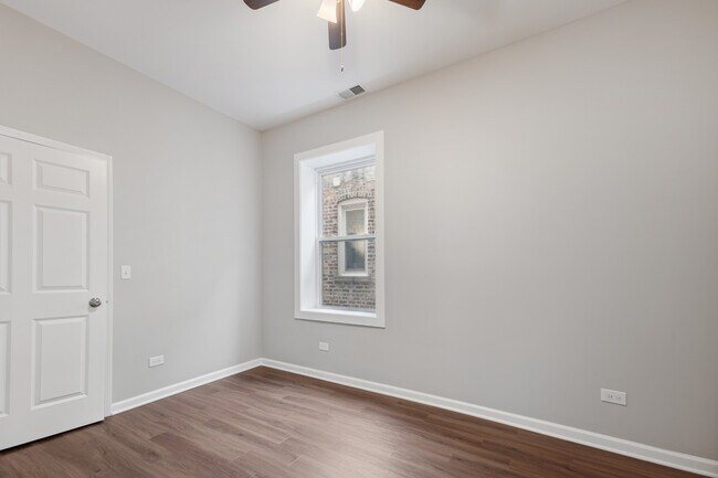 Building Photo - 6122 S Champlain Ave