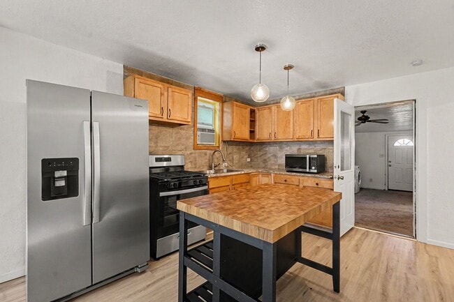 Building Photo - 3537 Lipan St