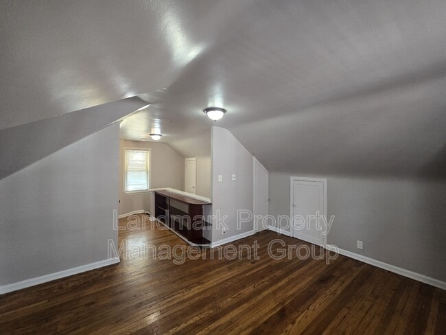 Building Photo - 15401 Eastwood St