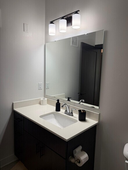 Building Photo - 1118 Spruce St