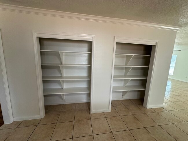 Building Photo - 7811 Helmers St