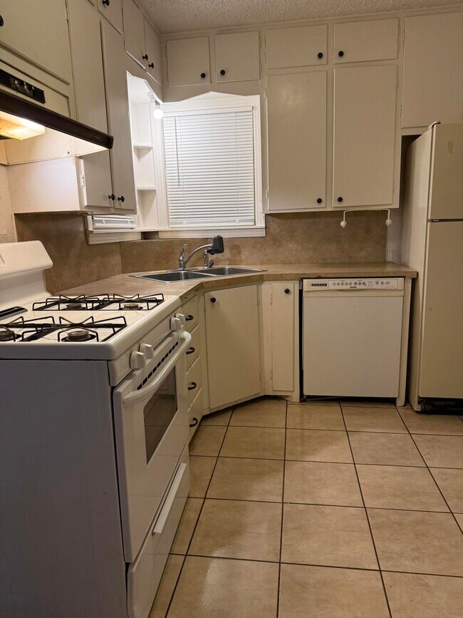 Building Photo - 2617 37th St