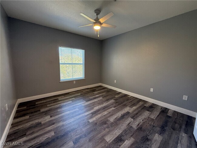 Building Photo - 11571 Villa Grand