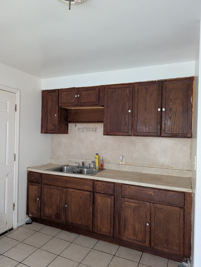 Building Photo - 12084 Vaughan St