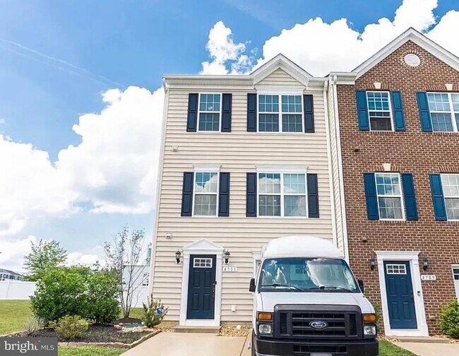 Building Photo - 4711 Wensel Rd