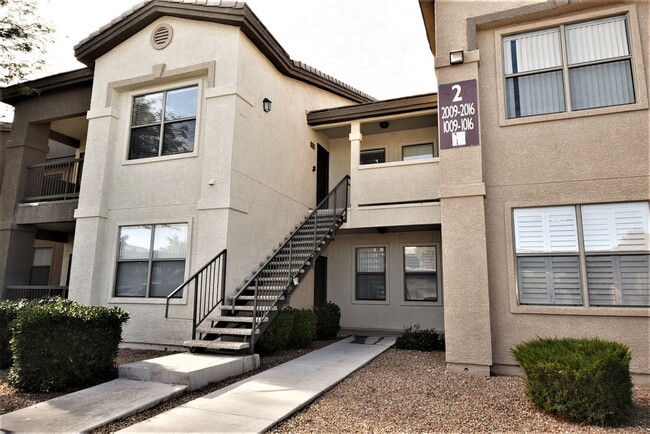 Building Photo - Great 2 Bedroom Condo At Coronado Palms