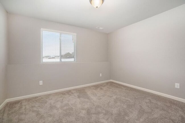 Building Photo - 3155 Alder Dr SW