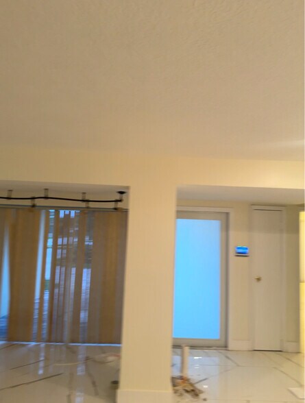 Building Photo - 3900 SW 68th Ave