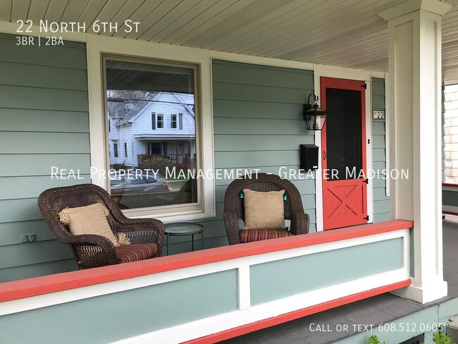 Building Photo - Updated 3 bedroom plus Den house near East...