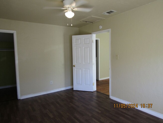 Building Photo - New Listing! 3 bedroom Cottage, $200 Move ...