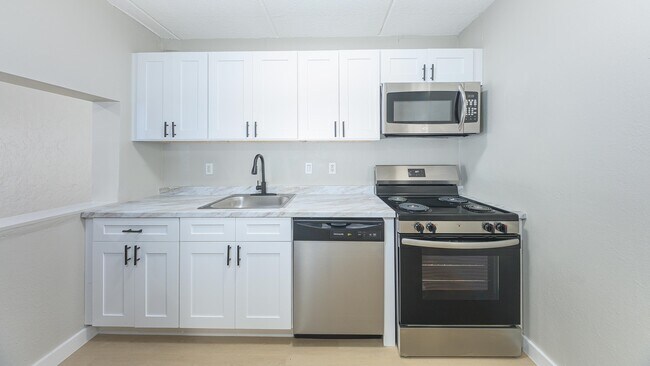 Building Photo - 2731 S Blair Stone Rd