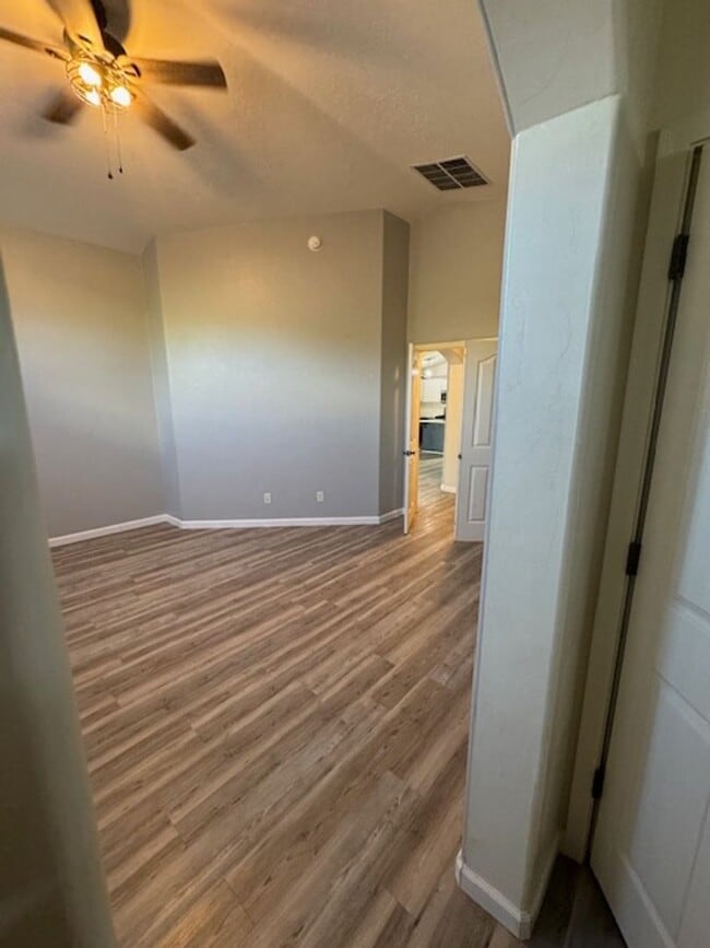 Building Photo - Vail- 3 bedroom/ 2 bathroom with 3 car garage
