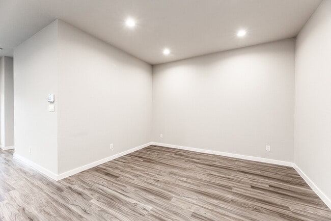 Building Photo - 22806 Theodoli Dr
