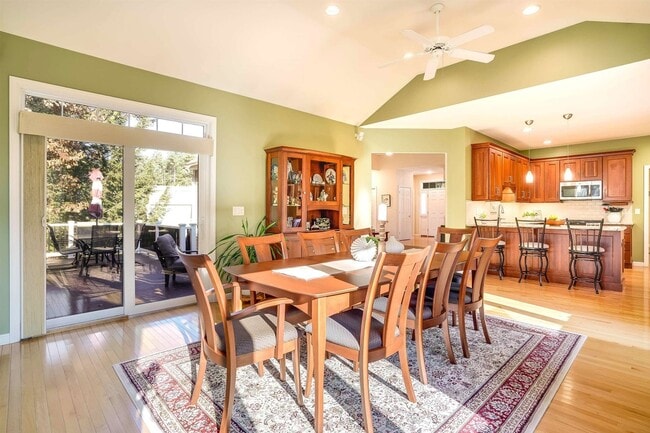 Building Photo - 7 Glen Ct