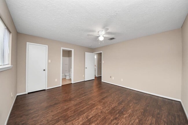 Building Photo - 3009 Beecave Dr