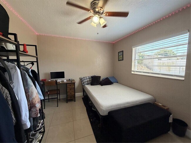 Building Photo - 2926 W St John St