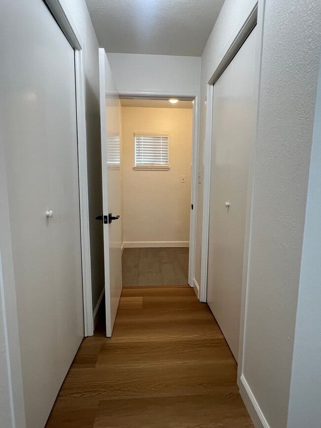 Building Photo - GORGEOUS REMODELED 3 BEDROOM HOME IN TAHOE PARK!!