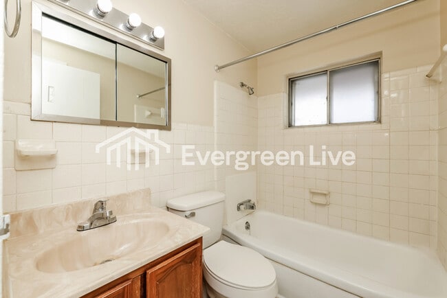 Building Photo - 2162 Burnside Dr