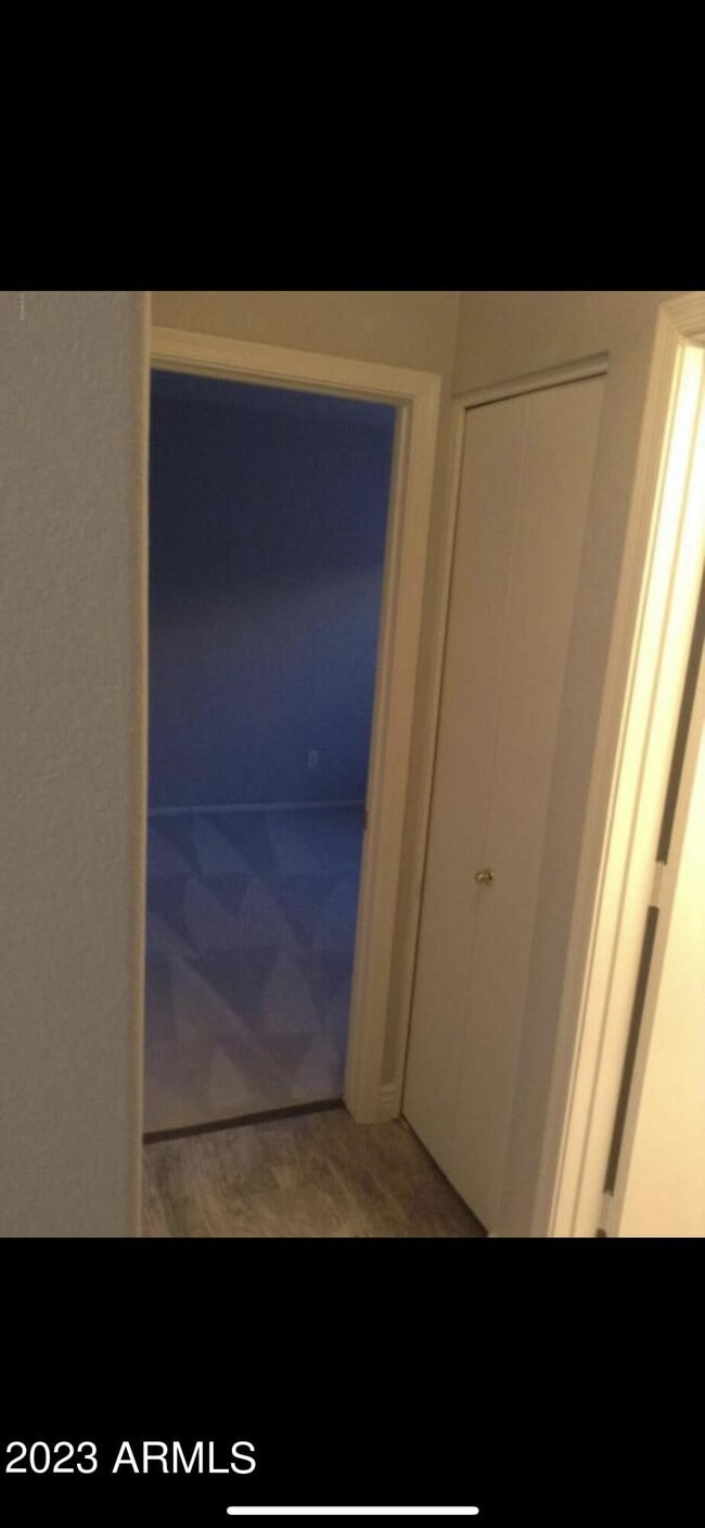 Building Photo - 2816 E Villa Theresa Dr